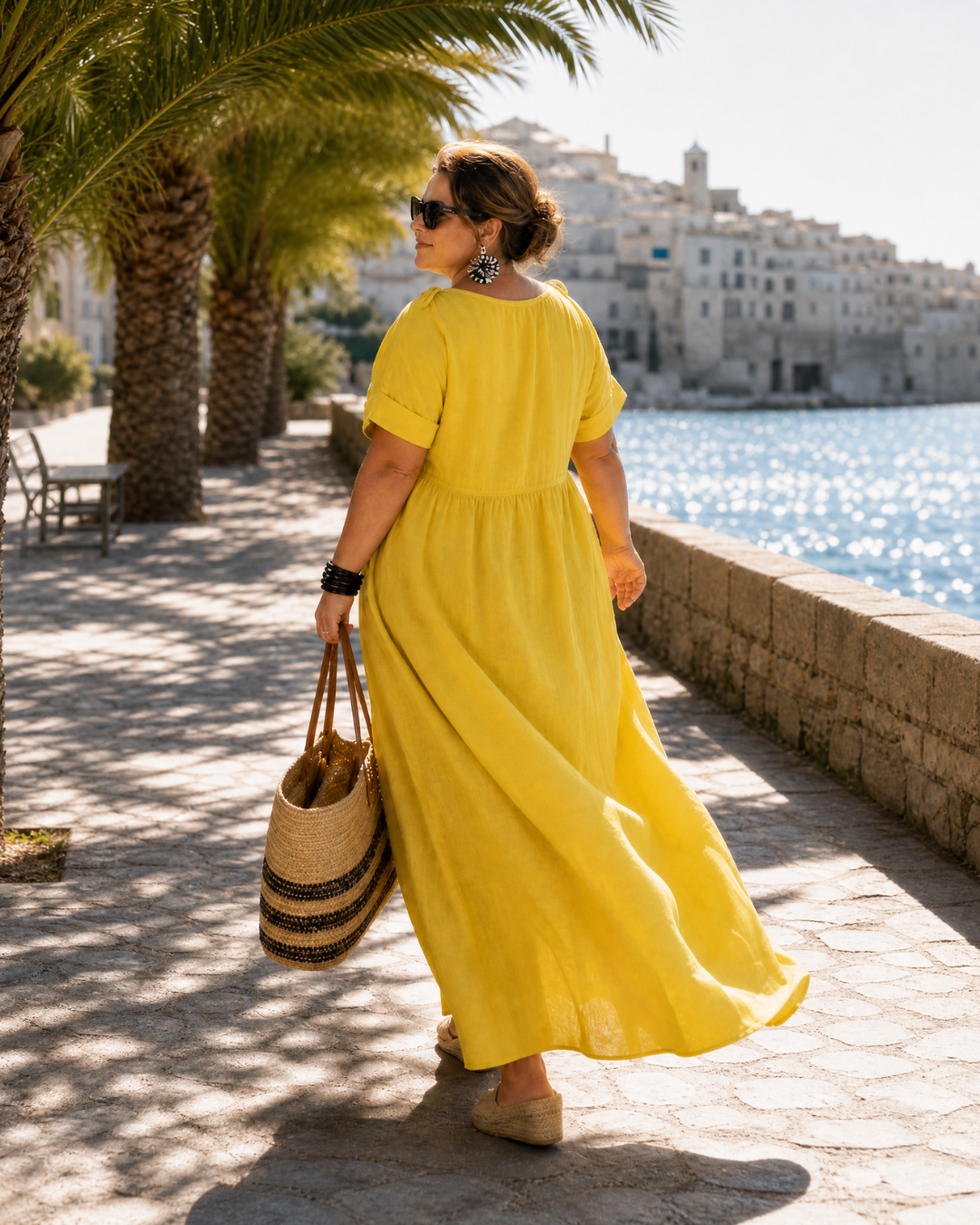 Shari - Texturiertes Midi-Kleid mit kurzen Ärmeln