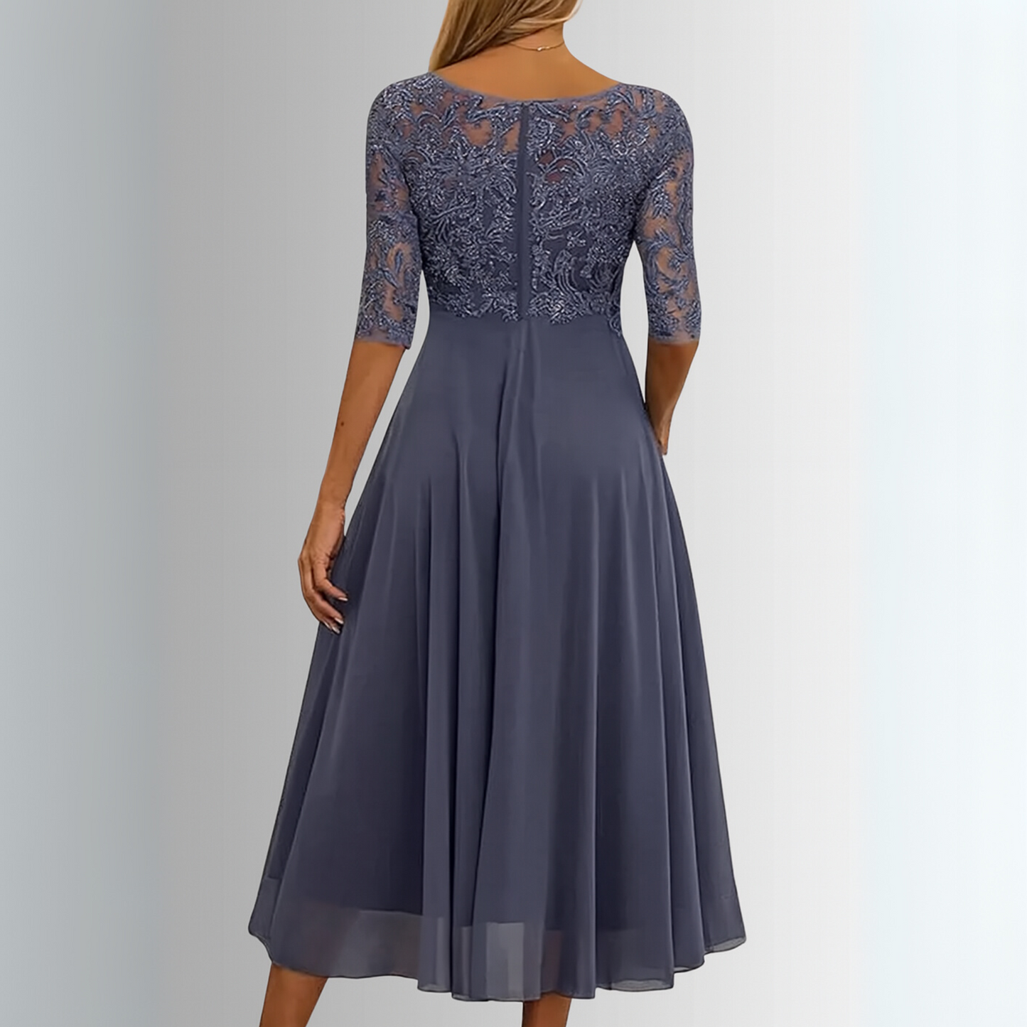 Vanessa - Kleid mit geschlossenen Rücken und Spitze