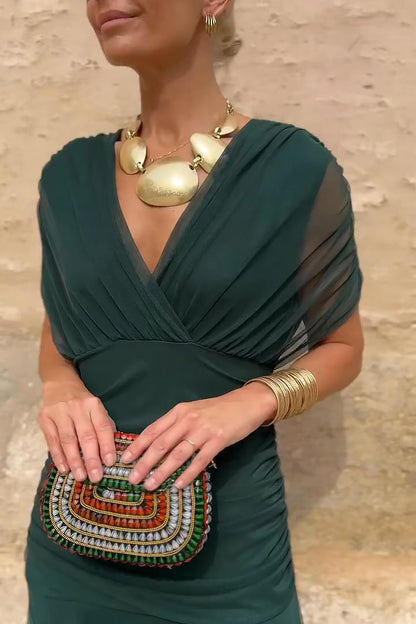Aveline - Tailliertes Maxikleid mit V-Ausschnitt