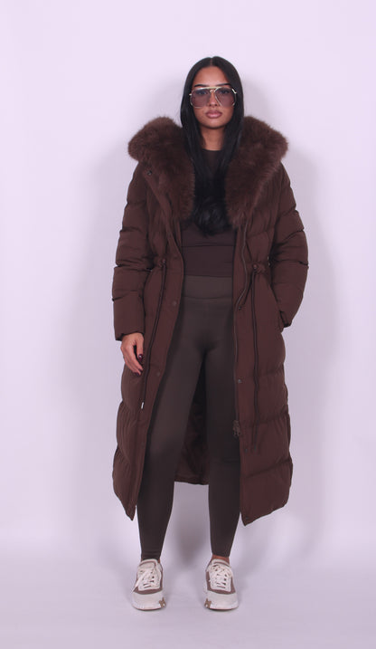 Aubrelle - Taillierter Longline-Mantel mit Kunstfellkapuze