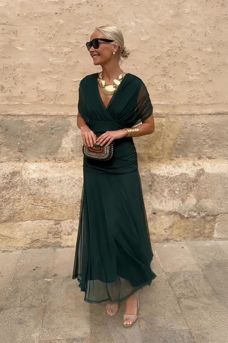 Aveline - Tailliertes Maxikleid mit V-Ausschnitt