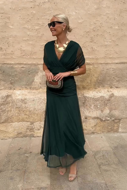 Aveline - Tailliertes Maxikleid mit V-Ausschnitt