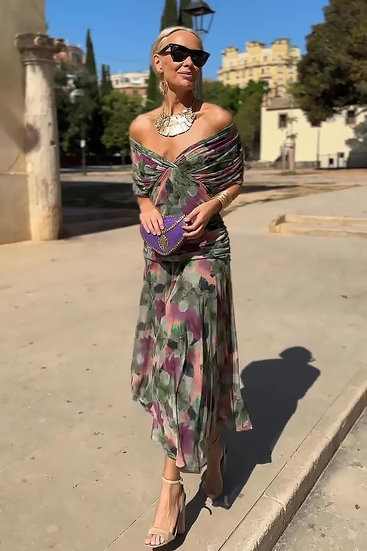 Aveline - Tailliertes Maxikleid mit V-Ausschnitt