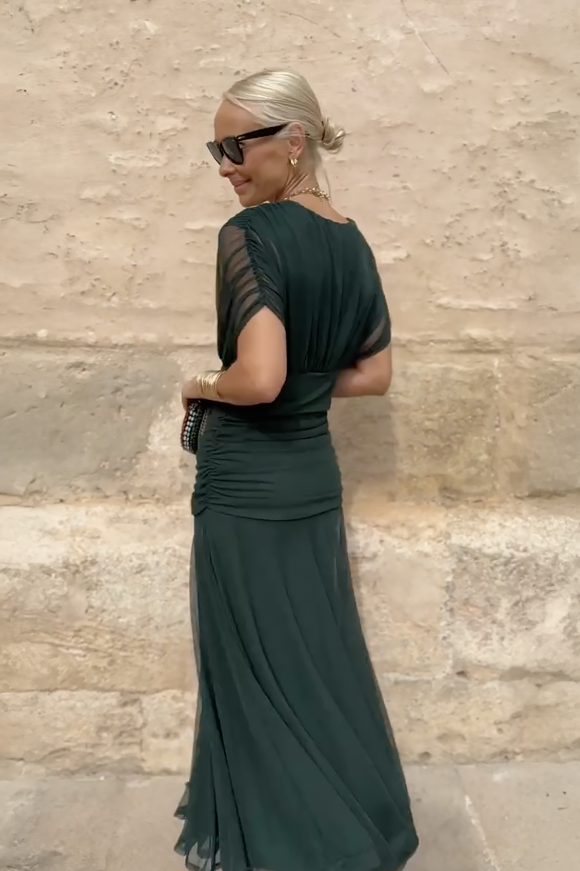 Aveline - Tailliertes Maxikleid mit V-Ausschnitt