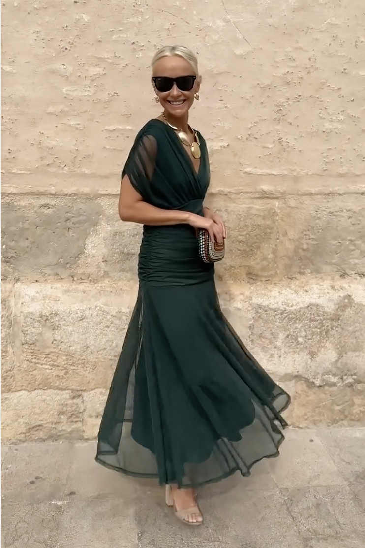 Aveline - Tailliertes Maxikleid mit V-Ausschnitt