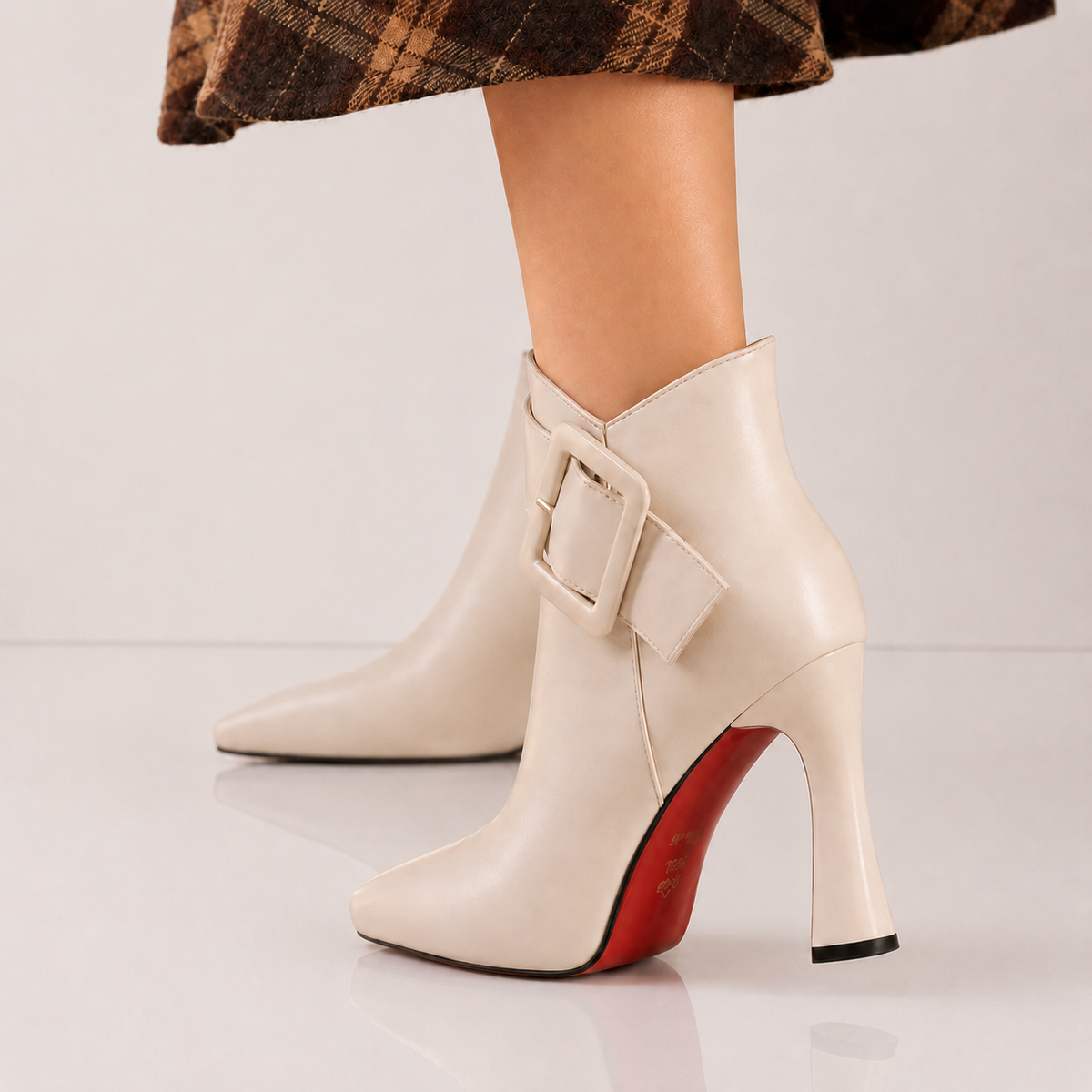 Alira - Leder-Stiefeletten mit Zierschnalle