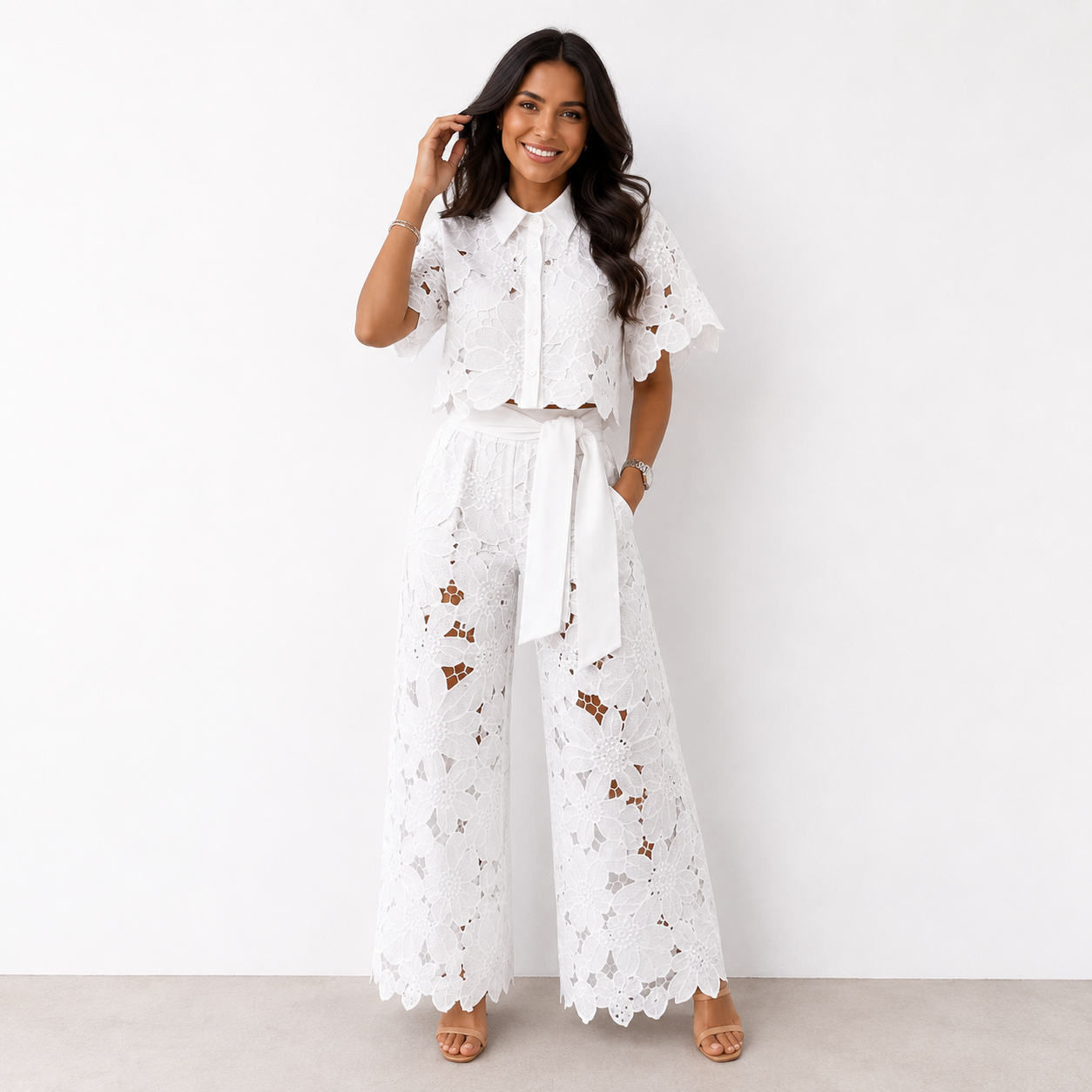 Cynthia - Spitzenbluse und Hose