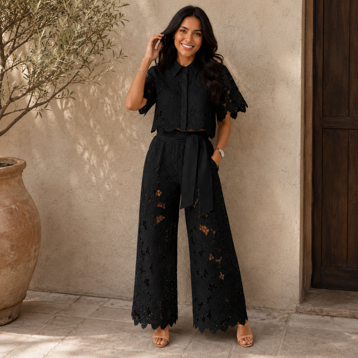 Cynthia - Spitzenbluse und Hose