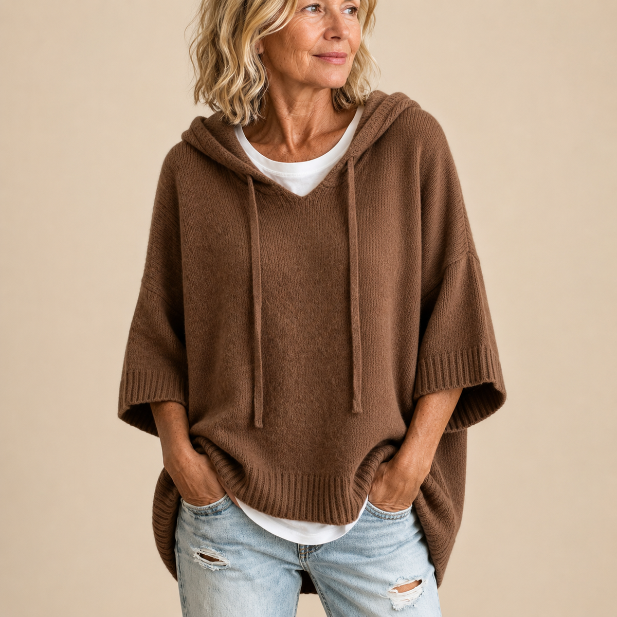 Ofelia - Kapuzen-Strickponcho mit 3/4-Ärmeln