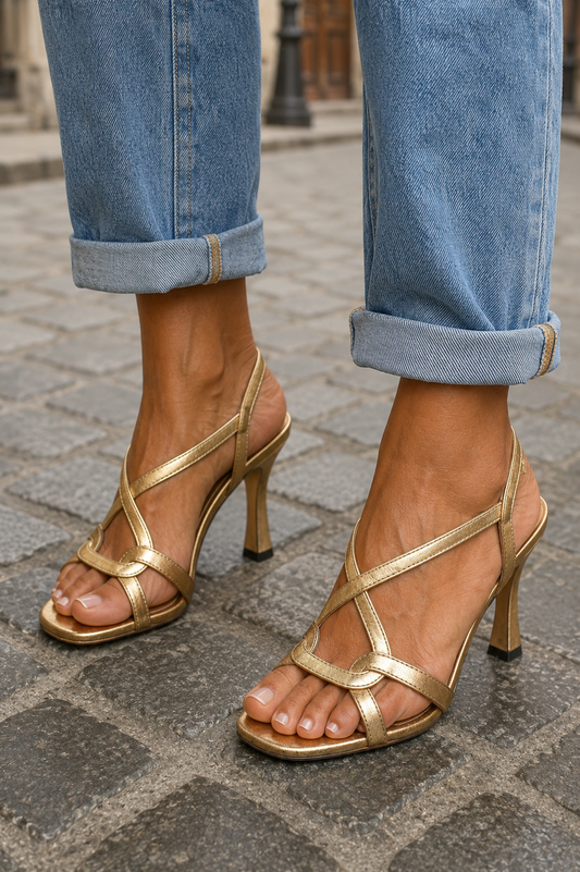 Jamie - Goldene Absatzsandalen mit Riemchen