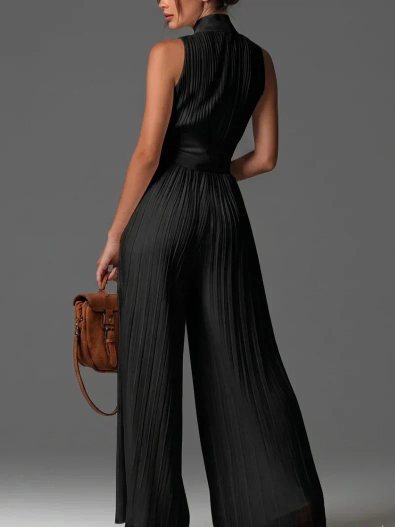 Kelley - Faltiger Halterneck Jumpsuit mit weitem Bein