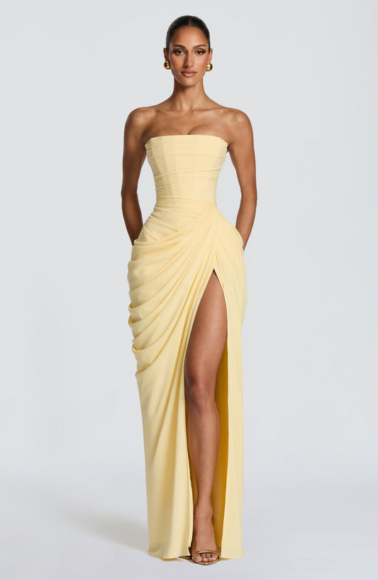 Hannah - Drapiertes Maxikleid mit hohem Schlitz