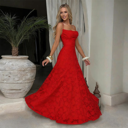 Lysandra - Figurbetontes Spitzen-Maxikleid