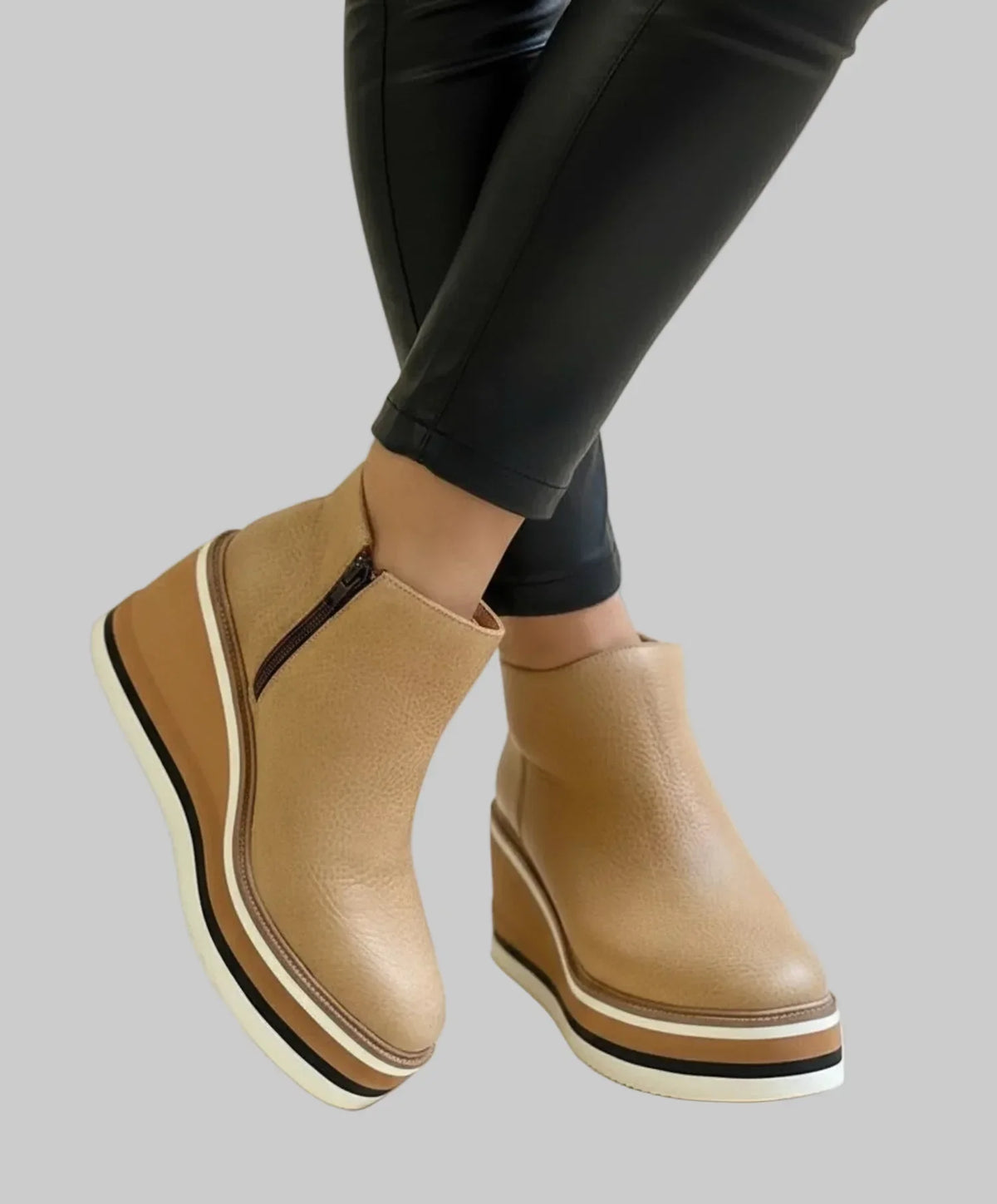 Naelia - Keilabsatz-Stiefelette mit seitlichem Reißverschluss
