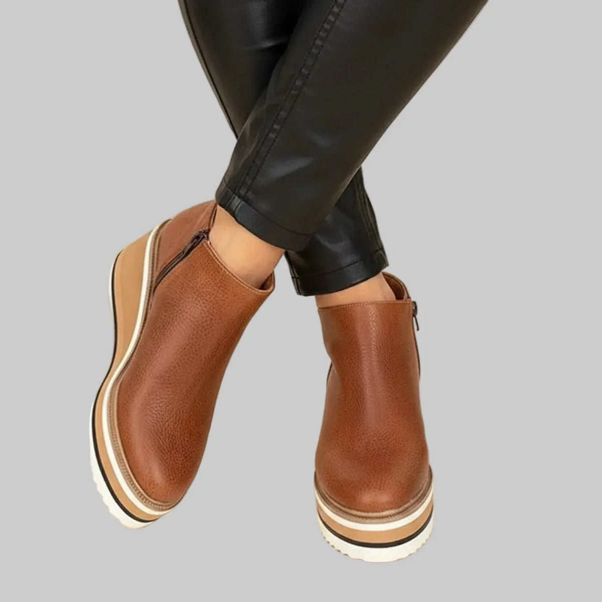 Naelia - Keilabsatz-Stiefelette mit seitlichem Reißverschluss