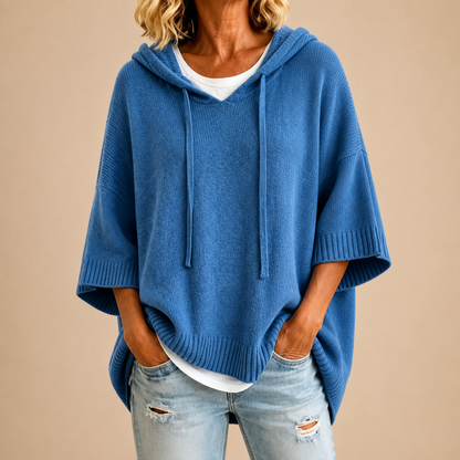Ofelia - Kapuzen-Strickponcho mit 3/4-Ärmeln