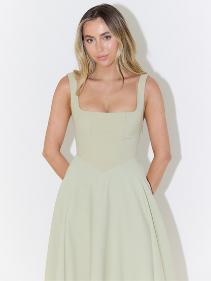 Alta - Tailliertes Midi-Kleid mit Karree-Ausschnitt