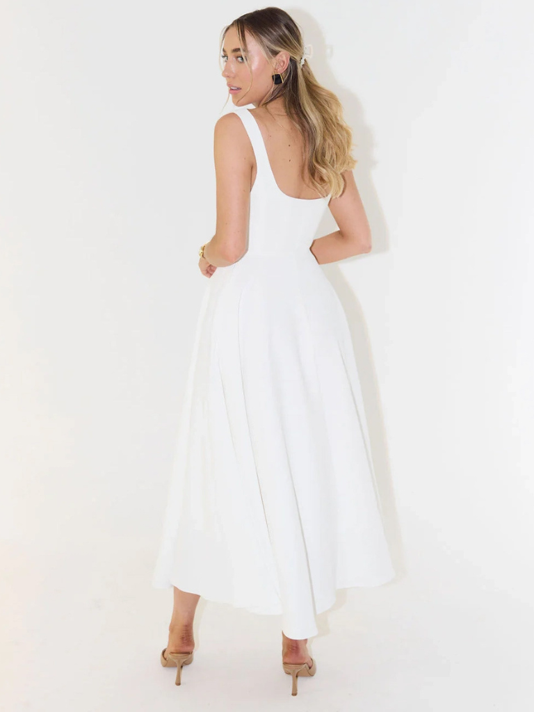 Alta - Tailliertes Midi-Kleid mit Karree-Ausschnitt