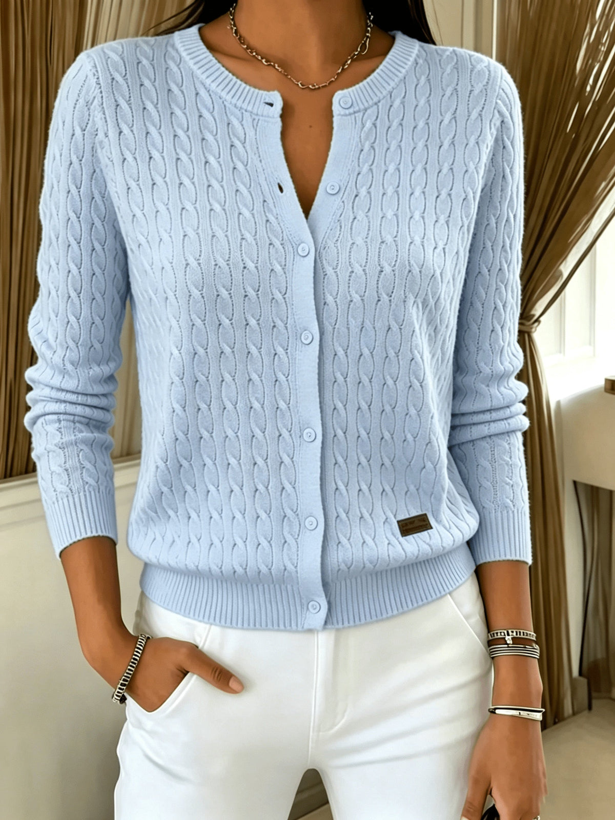 Tilde - Ein-Knopf Zopfstrick-Strickjacke