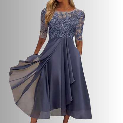 Vanessa - Kleid mit geschlossenen Rücken und Spitze
