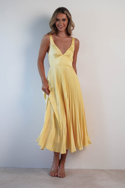 Veloria - Fließendes Plissee-Maxikleid
