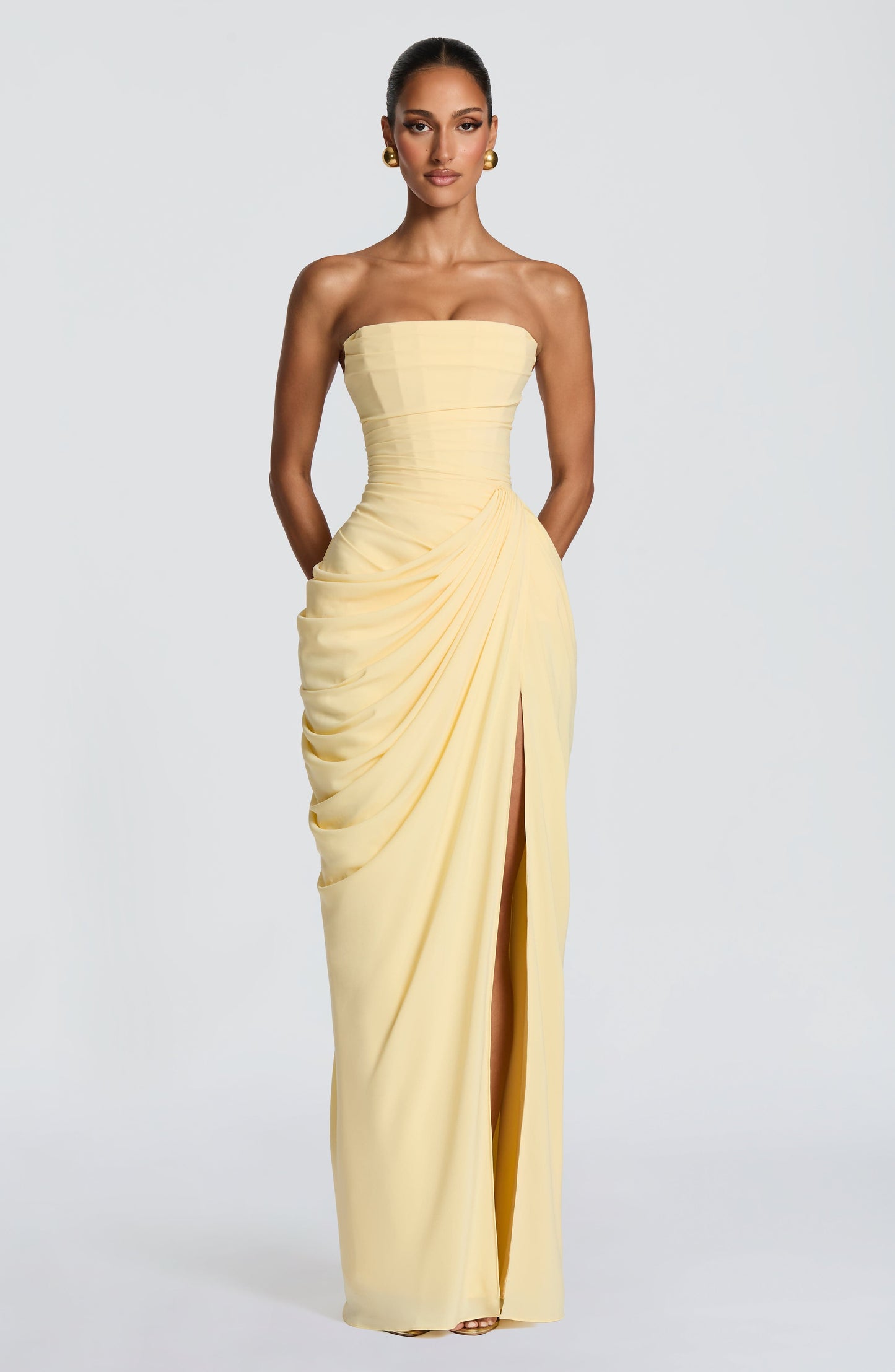Lunara - Drapiertes Maxikleid mit hohem Schlitz