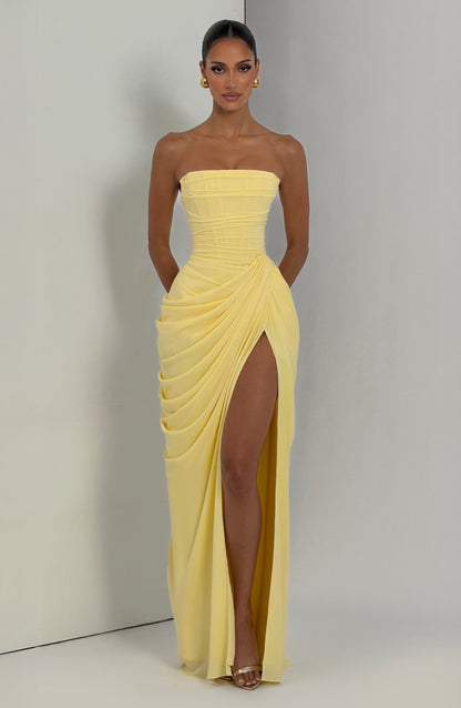 Lunara - Drapiertes Maxikleid mit hohem Schlitz
