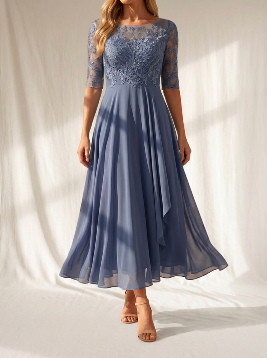 Vanessa - Kleid mit geschlossenen Rücken und Spitze
